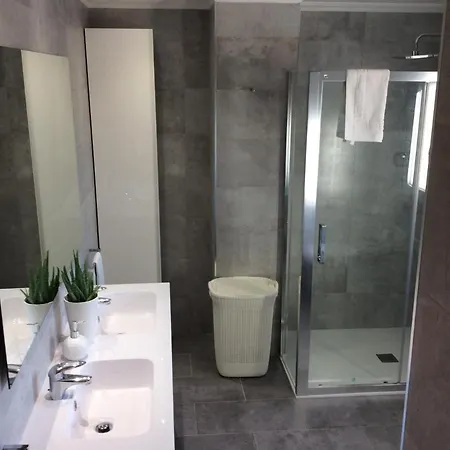 Lagunas Chalet Adosado Max 10, No Recomendable Grupos De Jovenes Sanxenxo
